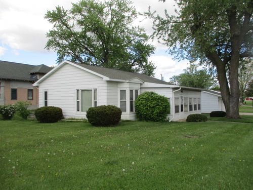 301 N Superior Ave, Tomah, WI, 54660-1142 | Card Image