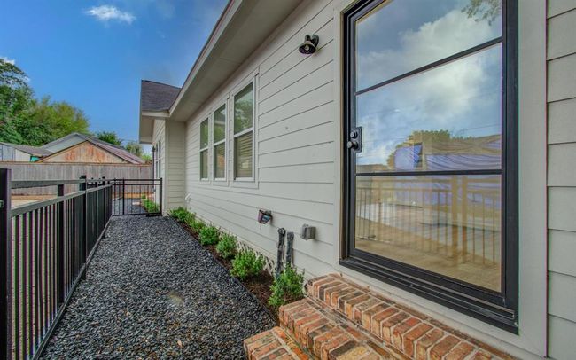 4006 Navigation Blvd, Home with 1 bedrooms, 1 bathrooms and null parking in Houston TX | Image 6
