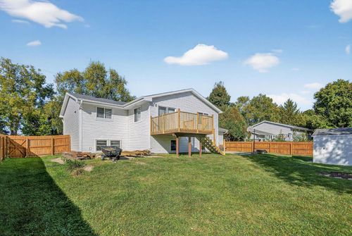 637 E Clay Street, UNKNOWN, WI, 53190 | Card Image