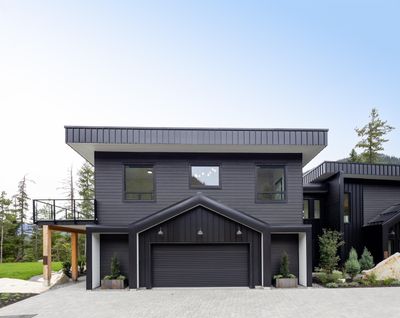 9146 Wedge Creek Rise, House other with 6 bedrooms, 4 bathrooms and 6 parking in Whistler BC | Image 3