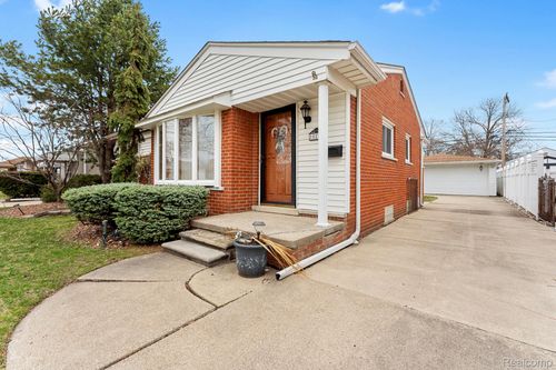 15225 Poplar St, Southgate, MI, 48195-3806 | Card Image