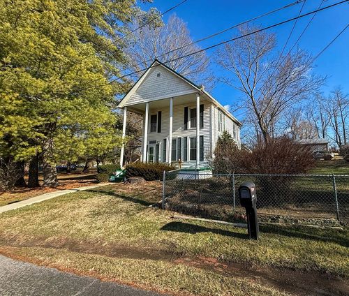 343 Magnolia Dr, Glade Spring, VA, 24340-2517 | Card Image