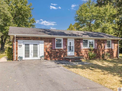 605 W Gum St, Marion, KY, 42064-1572 | Card Image