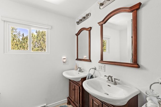 Bathroom | Image 14