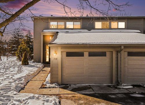 719 Watersedge Dr, Ann Arbor, MI, 48105-2516 | Card Image