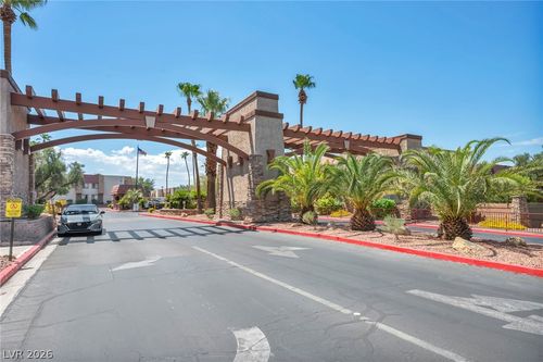 306-5140 Indian River Dr, Las Vegas, NV, 89103-7449 | Card Image