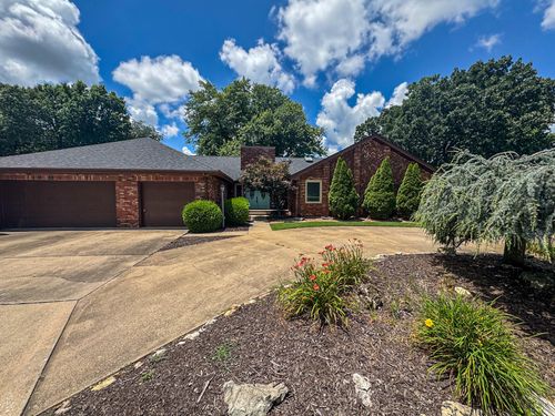 8420 Interlochen Dr, Nixa, MO, 65714-8768 | Card Image