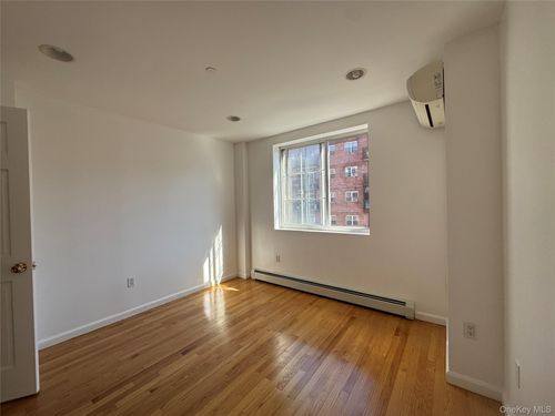 4d-14105 Cherry Avenue, New York, NY, 11355 | Card Image