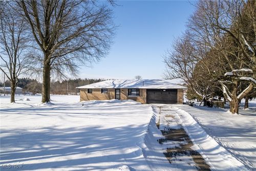 9894 Silvercreek Rd, Wadsworth, OH, 44281-9067 | Card Image