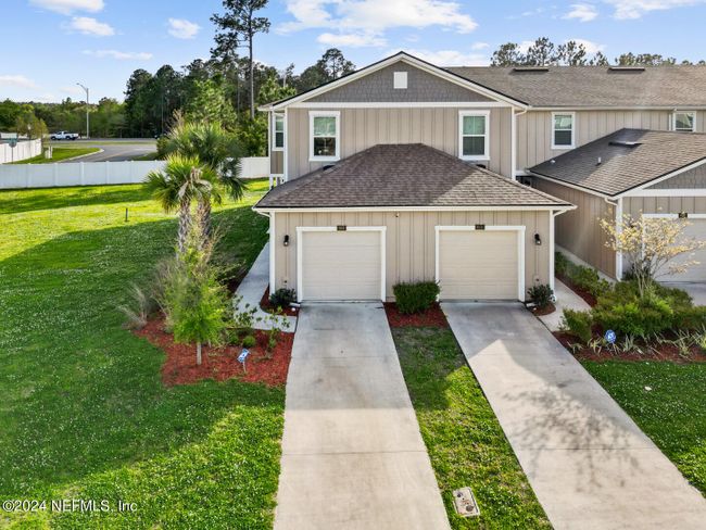 909 Capitol Parkway, Townhouse with 3 bedrooms, 2 bathrooms and null parking in Jacksonville FL | Image 1