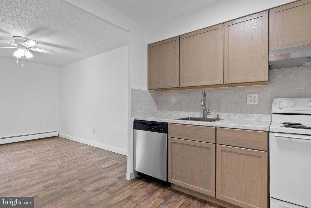 Residential Lease in CHERRY HILL 5