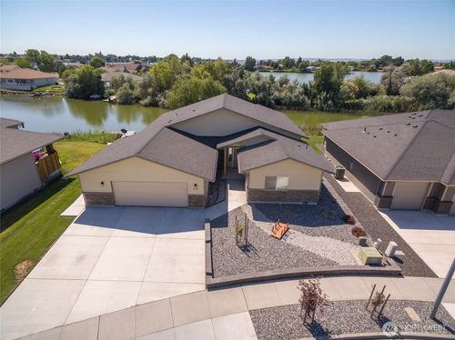 3435 W Blue Heron Ln, Moses Lake, WA, 98837-8324 | Card Image