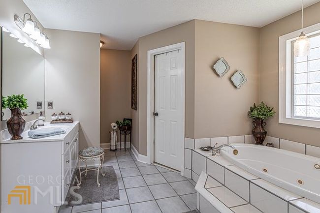 83 N Lake Dr, House other with 5 bedrooms, 4 bathrooms and 3 parking in Newnan GA | Image 25