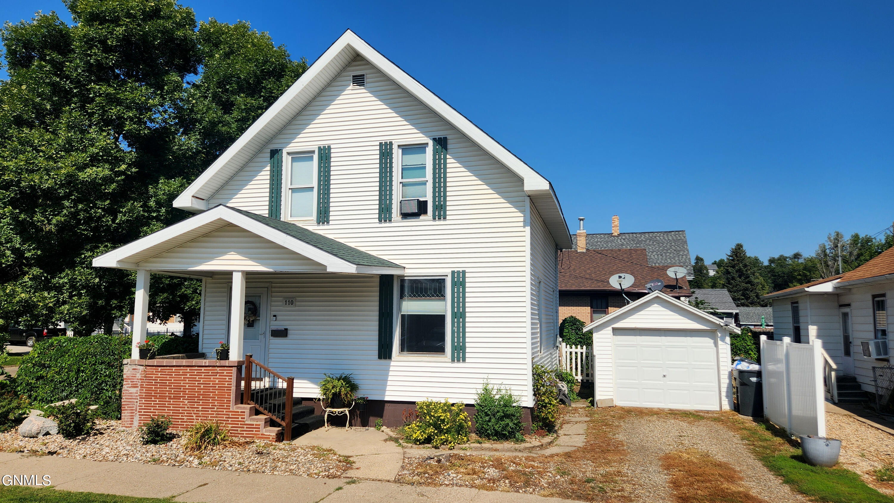 2nd St, Mandan, ND 58554