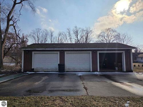 105 Jefferson St, Coleman, MI, 48618-9315 | Card Image