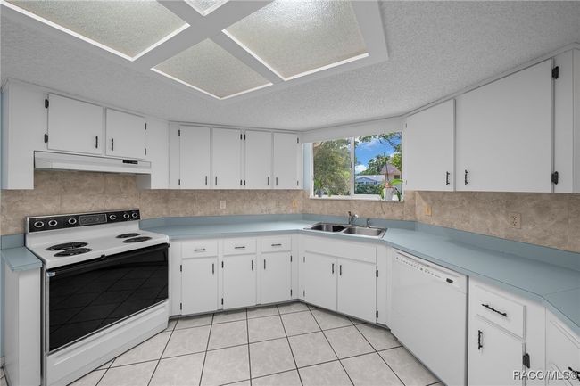 Kitchen | Image 33