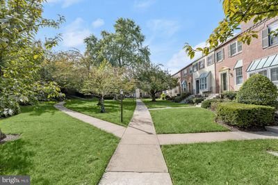 244 - 4934 Bradley Boulevard, Townhouse with 2 bedrooms, 2 bathrooms and null parking in CHEVY CHASE MD | Image 3