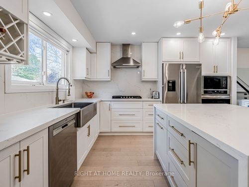 883 Francis Rd, Burlington, ON, L7T3Y3 | Card Image