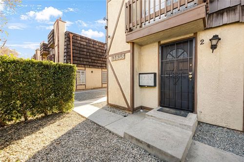 2a-13838 Vanowen, Los Angeles, CA, 91405 | Card Image