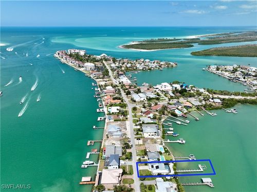 19 Pelican St E, NAPLES, FL, 34113-4019 | Card Image