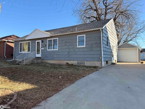 1608 Salinger Ave, Carroll, IA, 51401-1353 | Card Image