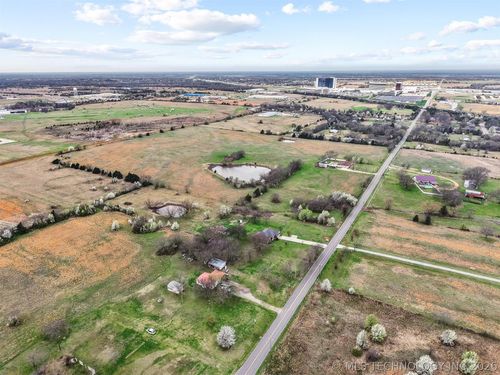 2305 Rodeo Road, Durant, OK, 74701 | Card Image