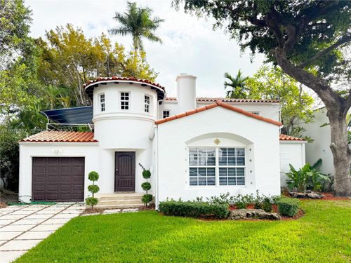 5835 Lagorce Dr, Miami Beach, FL, 33140-2112 | Card Image