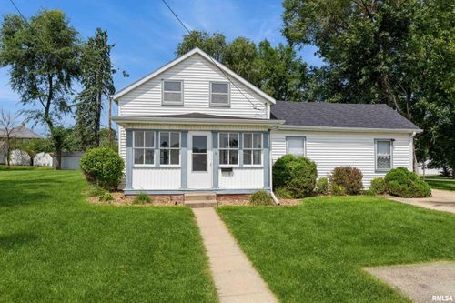 708 E Platt St, Maquoketa, IA, 52060-2417 | Card Image
