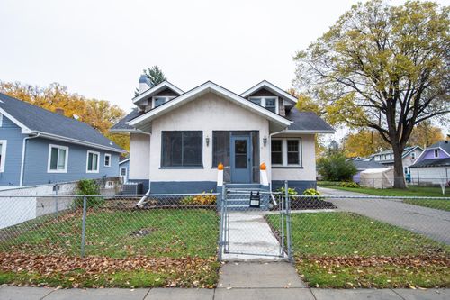 1112 University Dr S, Fargo, ND, 58103-3142 | Card Image