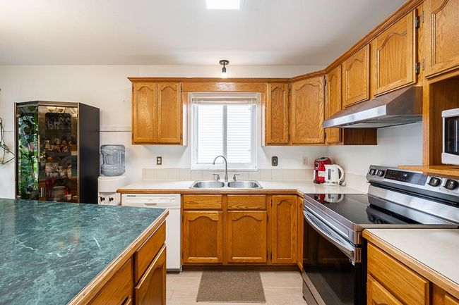 2992 152a St, House other with 3 bedrooms, 2 bathrooms and 4 parking in Surrey BC | Image 10