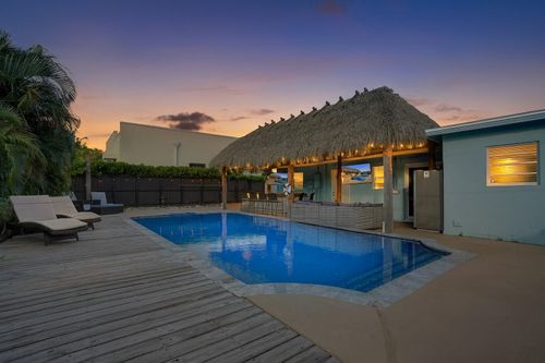 4221 Ne 13th Ave, Oakland Park, FL, 33334-4701 | Card Image