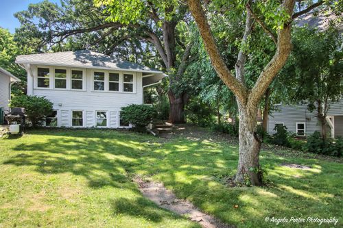 67 Wells St, Fox Lake, IL, 60020-1215 | Card Image