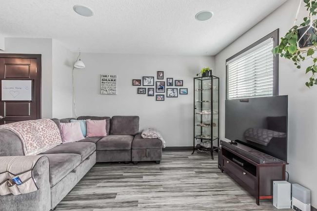 275 Pantego Lane Nw, Home with 3 bedrooms, 2 bathrooms and 2 parking in Calgary AB | Image 9