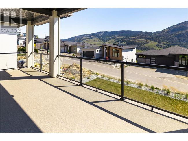 893 Loseth Dr, House other with 6 bedrooms, 4 bathrooms and 4 parking in Kelowna BC | Image 14