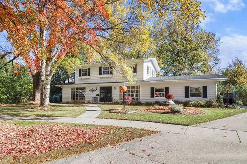 4402 Vale Cir, MADISON, WI, 53711-2820 | Card Image