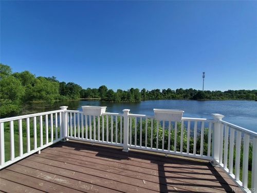 7281 Hawthorne Cir, Goodrich, MI, 48438-9239 | Card Image
