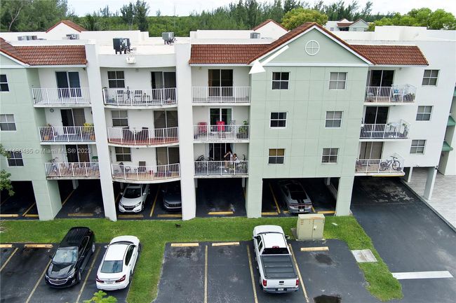 303 - 8200 Sw 210th St, Condo with 1 bedrooms, 1 bathrooms and null parking in Cutler Bay FL | Image 1