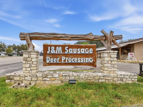 320 E Fisher Ave, Sabinal, TX, 78881 | Card Image