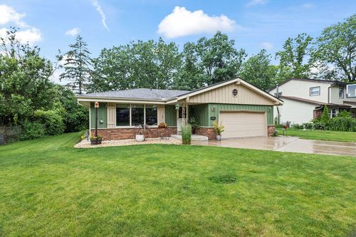 5035 S 65th St, Greenfield, WI, 53220-4503 | Card Image