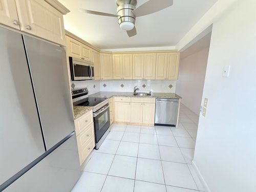 b-1036 Hythe B, Boca Raton, FL, 33434-4604 | Card Image