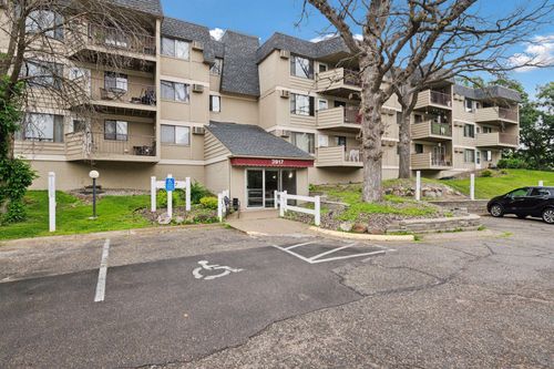 apt-303-3917 Heritage Hills Dr, Bloomington, MN, 55437-2654 | Card Image