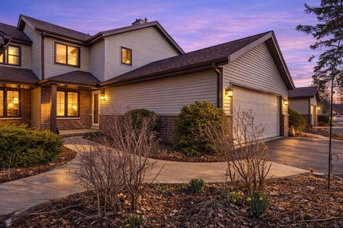 8107 S Legend Drive, Franklin, WI, 53132 | Card Image