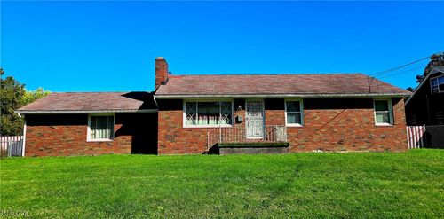 575 Woodside Ave, Youngstown, OH, 44505-3550 | Card Image