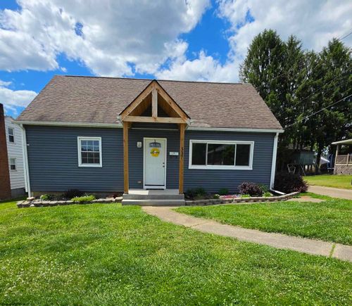 337 Stout St, Bridgeport, WV, 26330-1425 | Card Image