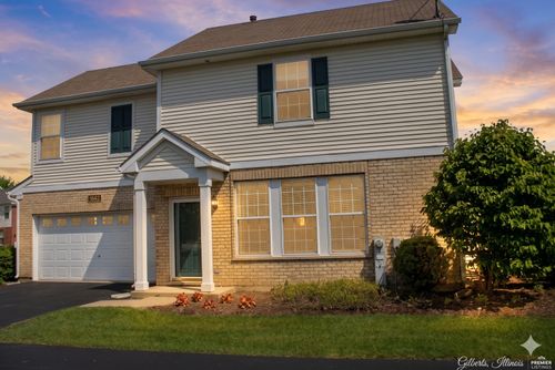 1447 Millbrook Dr, Algonquin, IL, 60102-2521 | Card Image