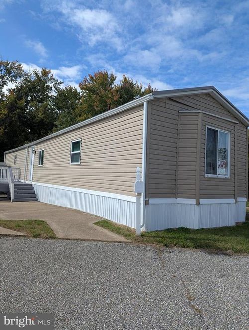 472 Mirabile Ln, BALTIMORE, MD, 21224-2132 | Card Image