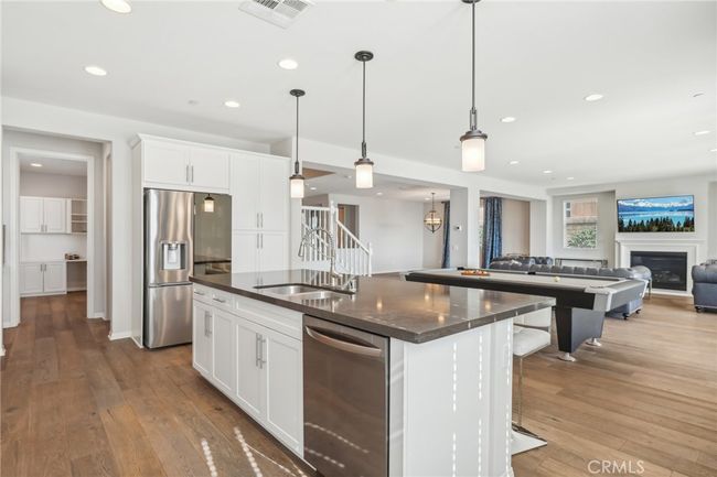 19216 Bension Dr, House other with 6 bedrooms, 4 bathrooms and 2 parking in Santa Clarita CA | Image 12
