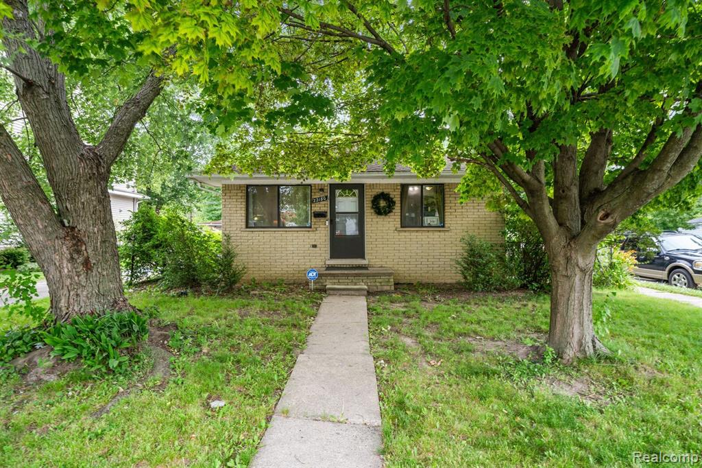 Boulder Ave, Eastpointe, MI 48021 #1