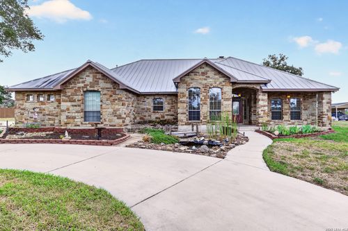 144 Abrego Lake Dr, Floresville, TX, 78114-6662 | Card Image
