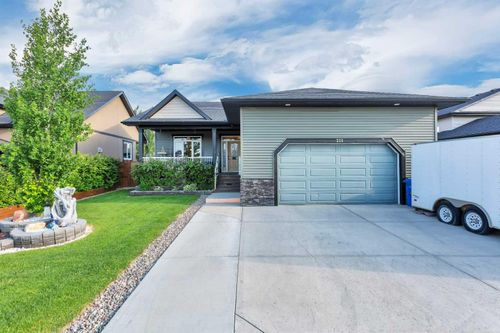 221 11a Avenue Ne, Sundre, AB, T0M1X0 | Card Image